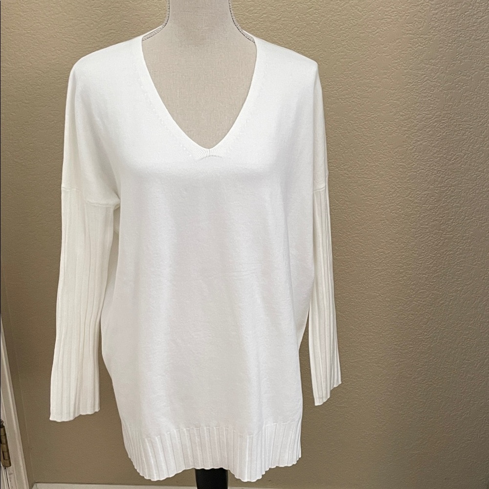 French Connection Elegant White V-Neck Tunic Sweater
